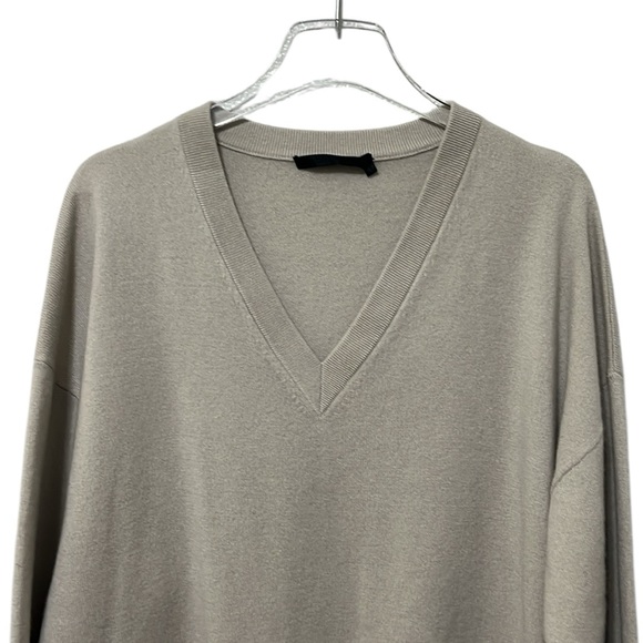 Jenni Kayne Charlie Cashmere V-Neck Tunic Sweater in Dove Size M - Picture 3 of 7